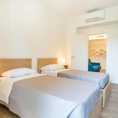 Mare アパート ピネート